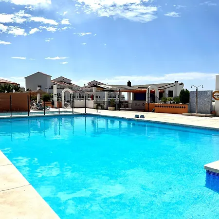 Ideal 2 Bed 2 Bath - Pueblo Evita Benalmádena